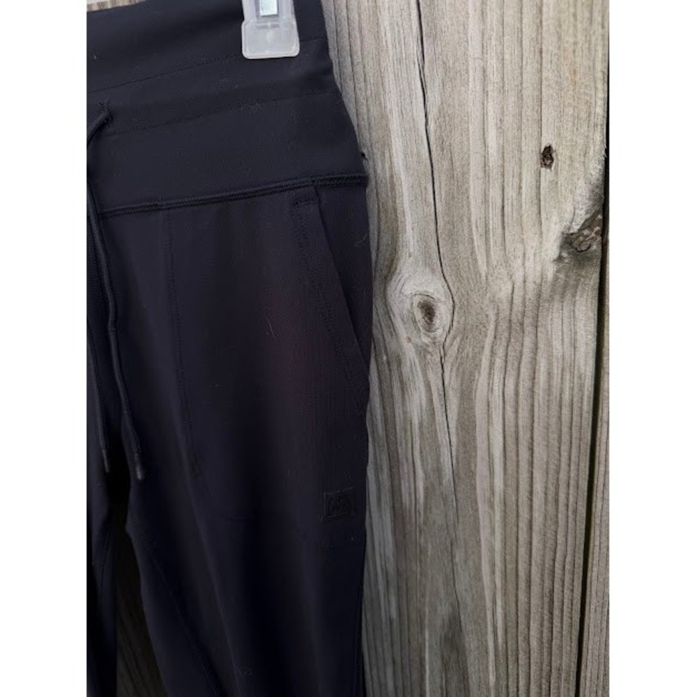 Gorpcore Athleisure Avalanche Outdoor Supply Co Joggers Small Black Tapered Pant - Picture 3 of 5